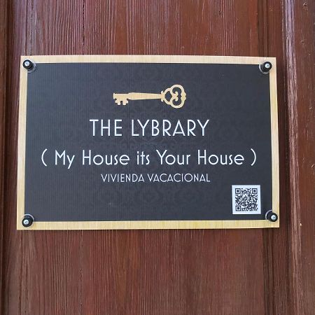 The Library Valencia Luaran gambar